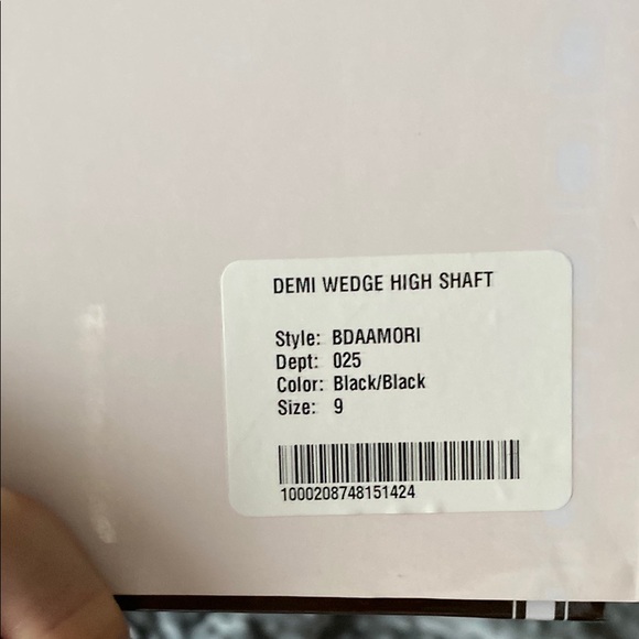 Bandolino - Aamori (Black Suede) Women's knee high boots - Picture 7 of 7